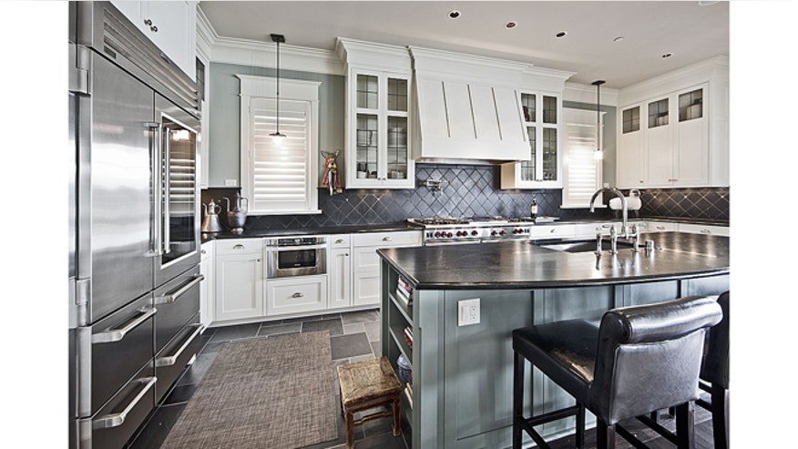 Zillow_ShulerArch_Pro Appliances660.jpg